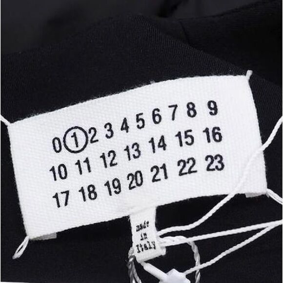 MAISON Margiela Paris Switching sleeveless docking Puffer Couture Dress Blk
NWT - Picture 9 of 17